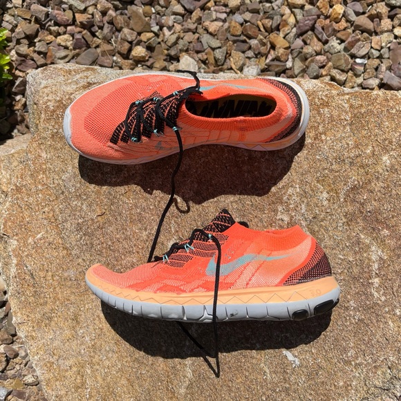 Nike - Free 3.0 Flynit sneakers (peach color) - Picture 3 of 12